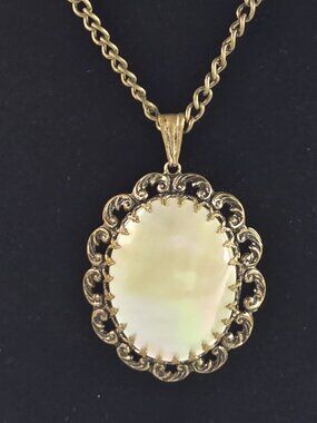 Vintage Mother-of-Pearl Shell Pendant Necklace Romantic Victorian Revival Ornate